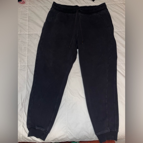 Lululemon Women’s Black Sweatpants - Picture 1 of 2